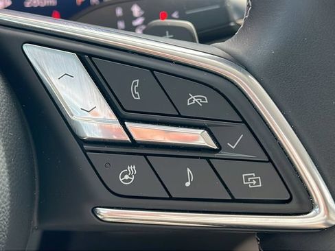 Used 2025 Buick Envision Avenir AWD/4WD image 21