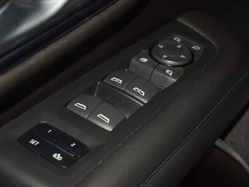 Used 2022 Chevrolet Tahoe Z71 w/ Luxury Package image 47