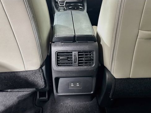 Used 2025 Nissan Rogue SV w/ SV Premium Package FWD image 27