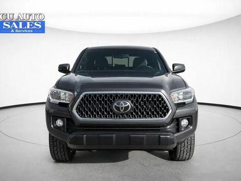 Used 2019 Toyota Tacoma TRD Off-Road image 2