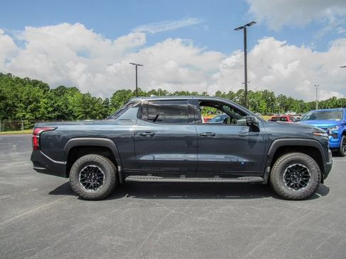 New 2026 Chevrolet Silverado EV Trail Boss w/ Premium Package image 3