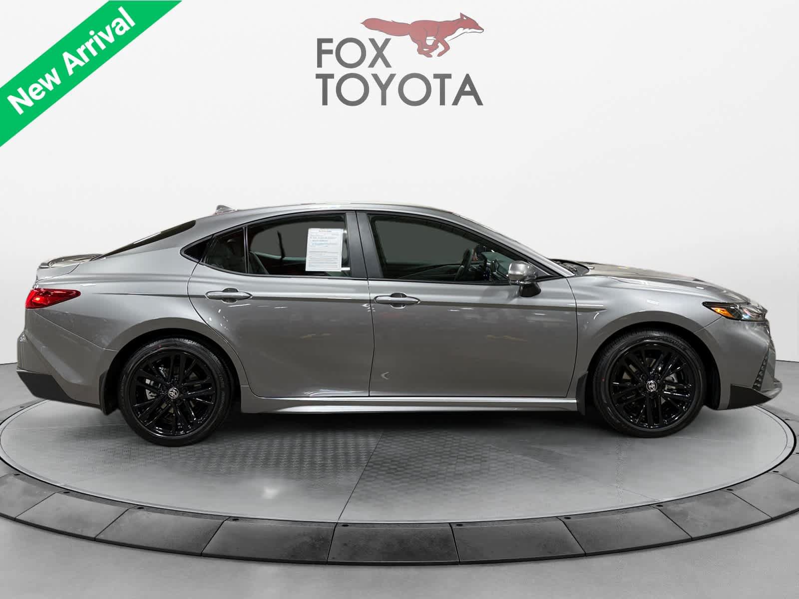 Used 2026 Toyota Camry SE FWD image 7