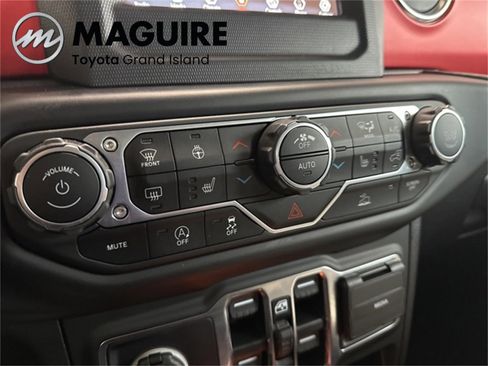 Used 2021 Jeep Wrangler Unlimited Rubicon w/ Cold Weather Group image 13