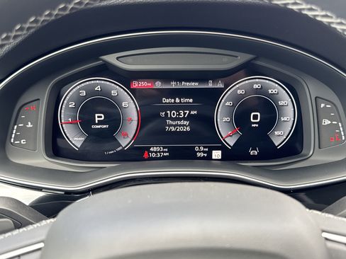 Certified 2026 Audi Q8 Premium Plus w/ Premium Plus Package AWD/4WD image 32