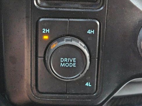 Used 2024 Ford F450 Platinum w/ FX4 Off-Road Package AWD/4WD image 22
