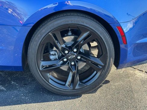 Used 2021 Chevrolet Camaro LT w/ RS Package image 7