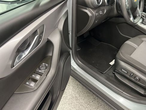 Used 2025 Chevrolet Blazer LT image 19