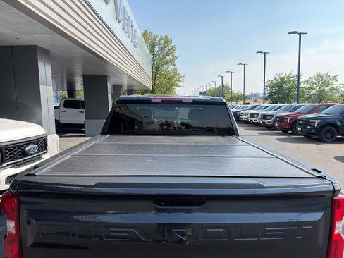 Used 2021 Chevrolet Silverado 1500 LT Trail Boss w/ Bed Protection Package AWD/4WD image 18