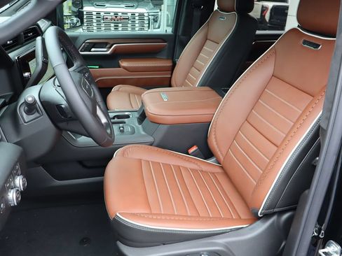 New 2026 GMC Sierra 2500 Denali Ultimate AWD/4WD image 13