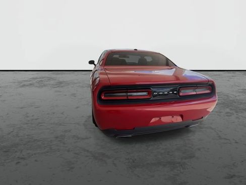 Used 2016 Dodge Challenger SXT RWD image 7
