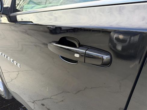 Used 2023 Chevrolet Traverse LT image 15