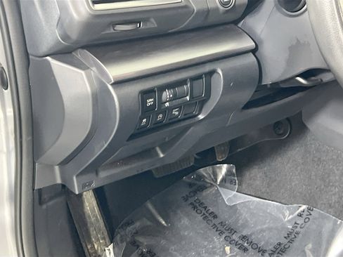 Used 2023 Subaru Crosstrek 2.5i Limited w/ Moonroof Package image 10