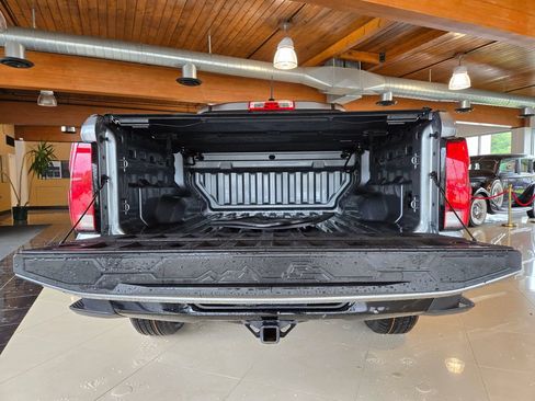 Used 2023 Chevrolet Colorado Z71 w/ Z71 Convenience Package 2 AWD/4WD image 12