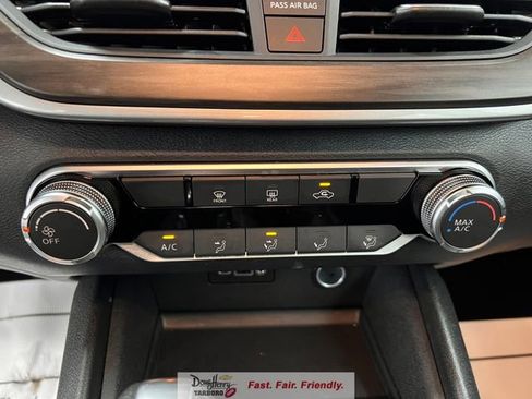 Used 2025 Nissan Altima 2.5 SV FWD image 46