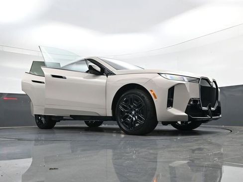 New 2026 BMW iX xDrive45 w/ M Sport Package image 40