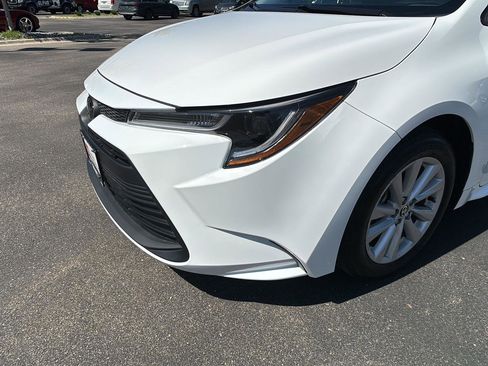 Used 2026 Toyota Corolla LE w/ LE Premium Package FWD image 6