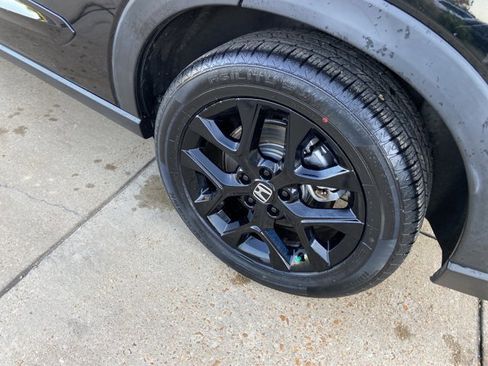 Used 2024 Honda HR-V Sport image 9