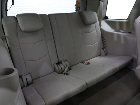 Used 2016 Cadillac Escalade Luxury image 17