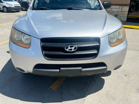 Used 2009 Hyundai Santa Fe GLS FWD image 3