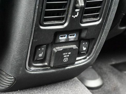 Used 2018 Jeep Grand Cherokee Limited image 36