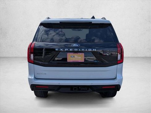Certified 2025 Ford Expedition Active AWD/4WD image 7