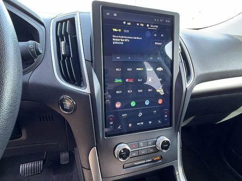 Used 2024 Ford Edge SEL image 25