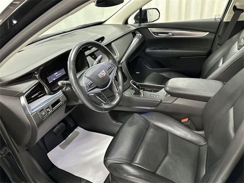 Used 2018 Cadillac XT5 Luxury w/ Driver Awareness Package image 14
