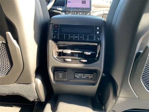 New 2025 Jeep Grand Cherokee L Limited w/ Luxury Tech Group II image 37