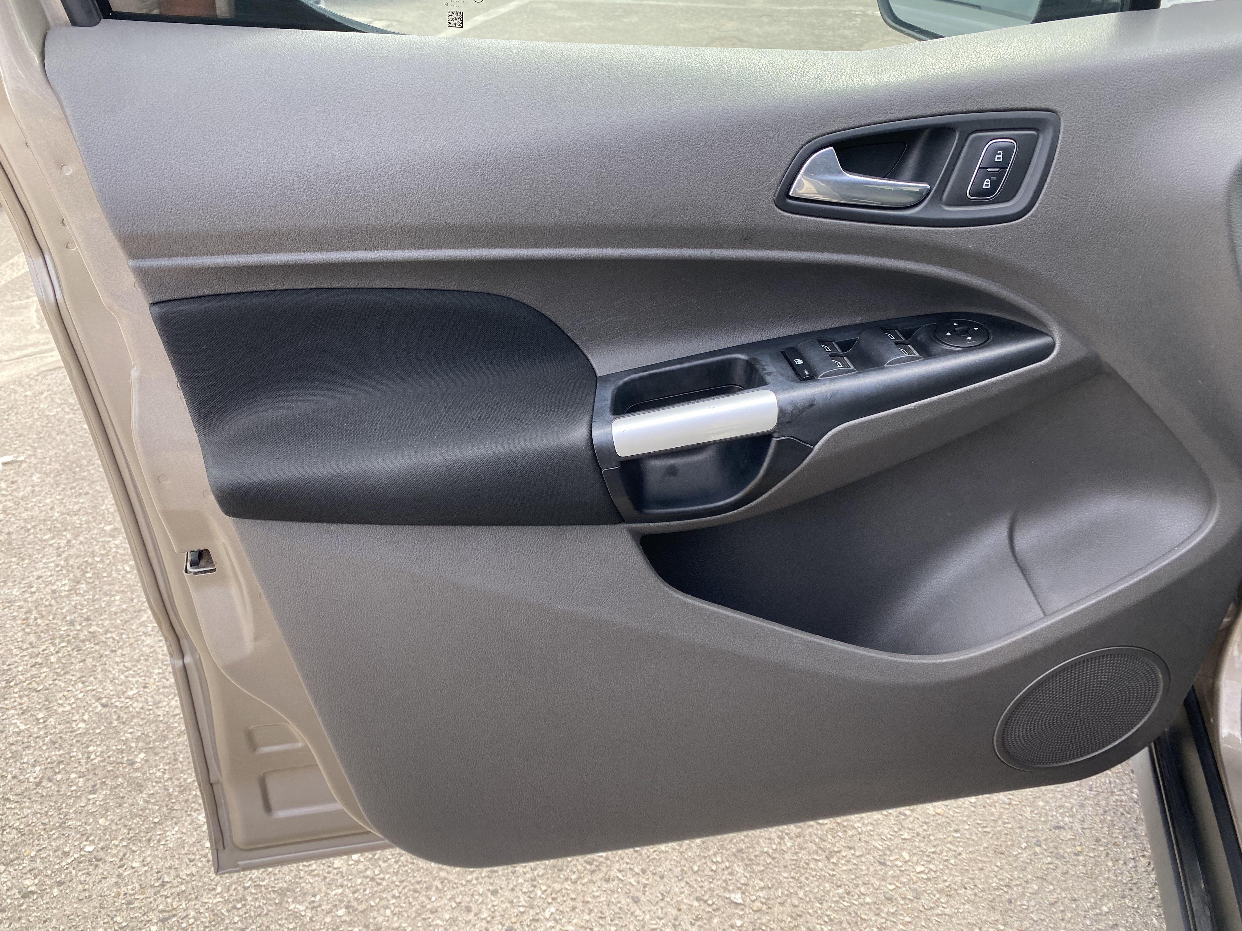 Used 2019 Ford Transit Connect XLT FWD image 12