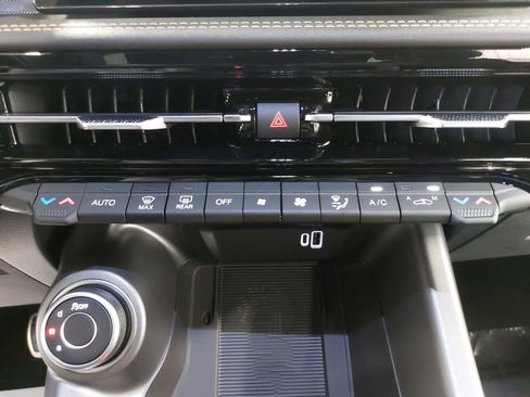 New 2025 Alfa Romeo Tonale w/ Premium Package image 22