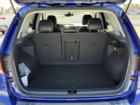 Used 2023 Volkswagen Taos SEL image 9