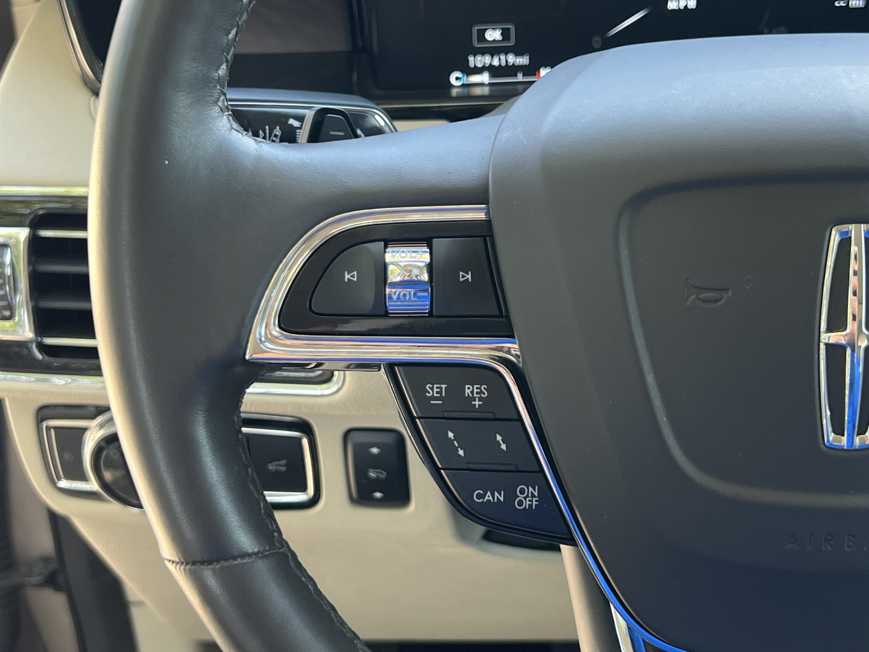 Used 2020 Lincoln Navigator Reserve w/ Luxury Package RWD image 16