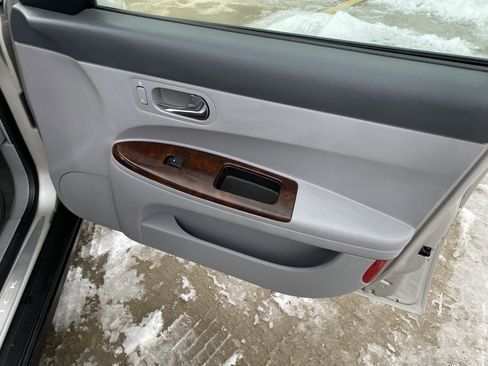 Used 2007 Buick LaCrosse CX image 3