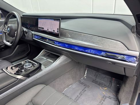 Used 2024 BMW i7 eDrive50 w/ M Sport Package RWD image 14