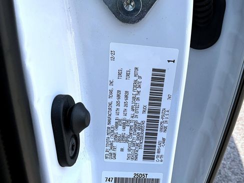 Used 2024 Toyota Tundra Platinum AWD/4WD image 25