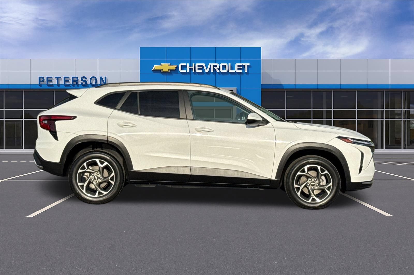 Certified 2024 Chevrolet Trax LT FWD image 3