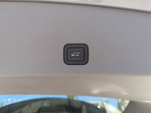 Used 2023 Cadillac XT6 Premium Luxury w/ Technology Package image 33