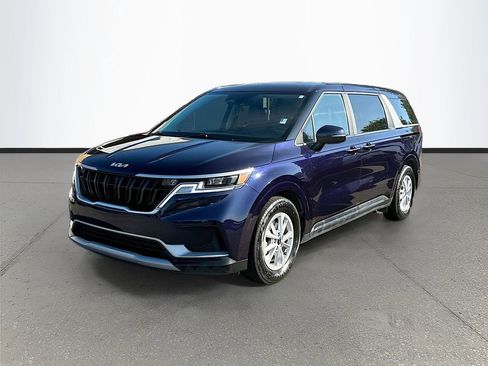 Used 2024 Kia Carnival LX FWD image 3