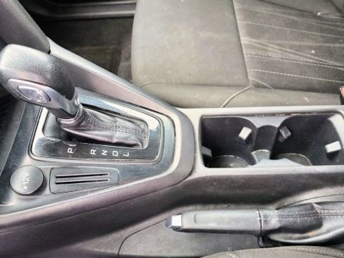 Used 2018 Ford Focus SE image 17