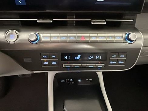 Certified 2025 Hyundai Kona SEL AWD/4WD image 23