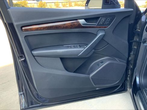 Used 2018 Audi Q5 2.0T Premium Plus w/ Premium Plus Package image 21