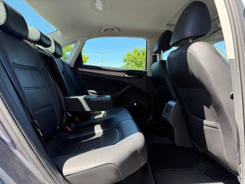Used 2014 Volkswagen Passat TDI SE FWD image 18