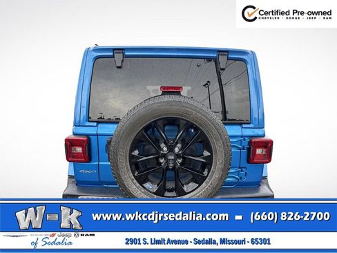 Used 2023 Jeep Wrangler Unlimited Sahara w/ Cold Weather Group AWD/4WD image 5