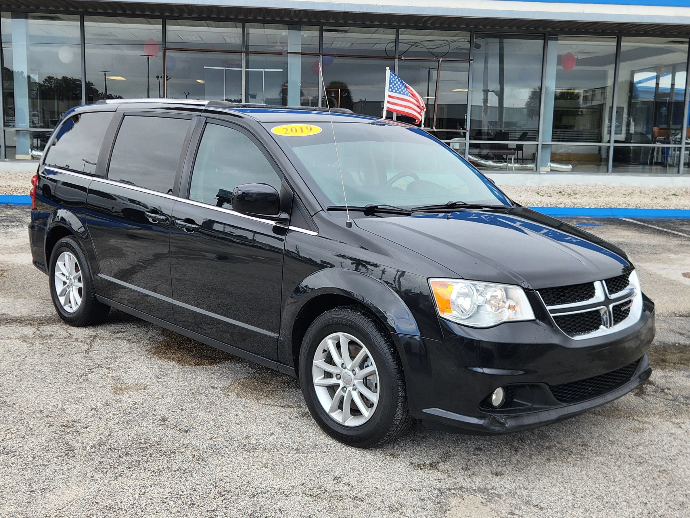 Used 2019 Dodge Grand Caravan SXT FWD image 21