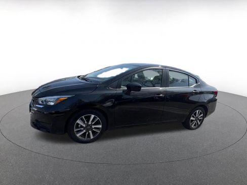 Used 2025 Nissan Versa SV image 8