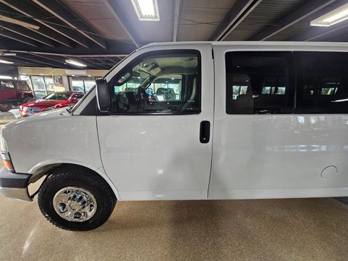 Used 2016 Chevrolet Express 3500 LT w/ LT Preferred Equipment Group image 5