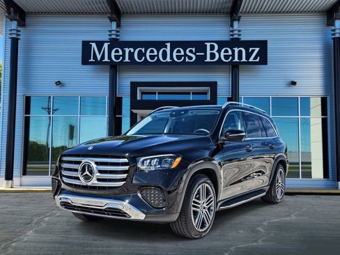 New 2026 Mercedes-Benz GLS 450 4MATIC image 3