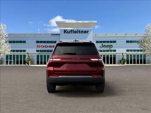 New 2026 Jeep Grand Cherokee Altitude AWD/4WD image 7