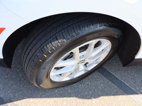 Used 2022 Chevrolet Equinox LS FWD image 40