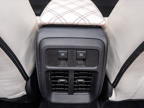 Used 2025 Ford Bronco Outer Banks image 37